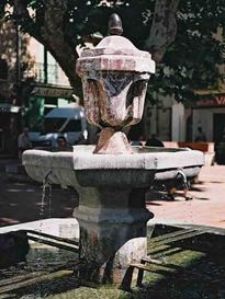 Fontaine de la place royale, Place Gabriel Pri